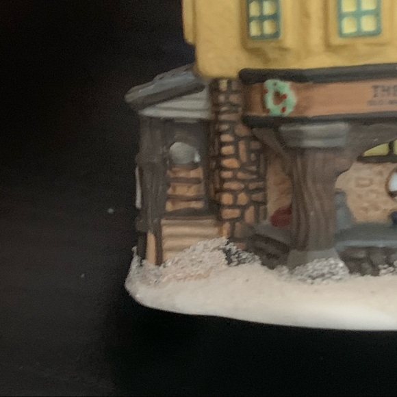 Department 56 Dickens Heritage The Grapes Inn 1996 Collector’s Edition Ornament - Picture 3 of 16